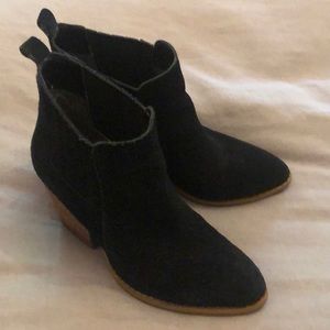 Crown Vintage booties - Women’s size 6